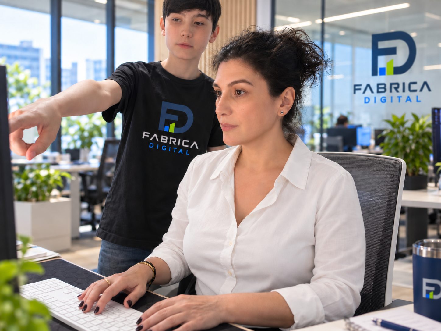 Cristina y Massimo trabajando juntos en Fábrica Digital